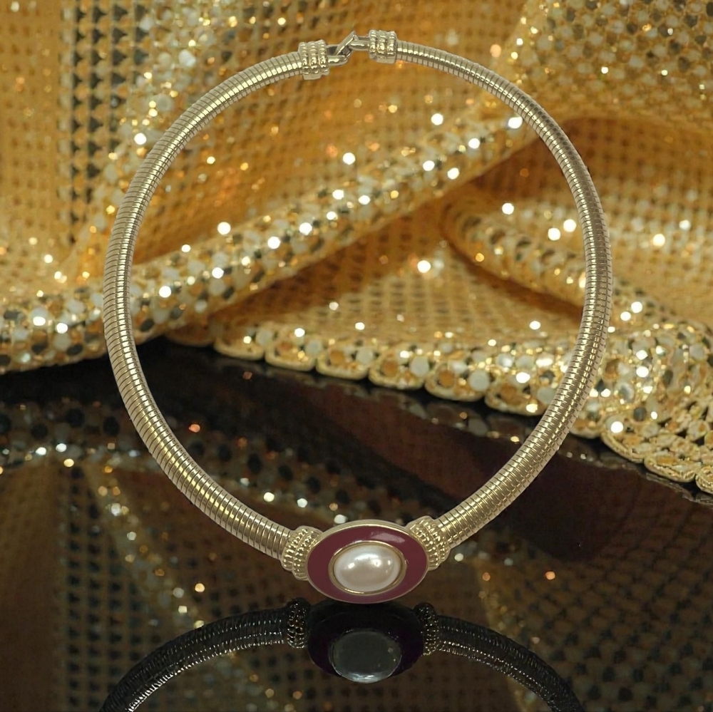 Monet Vintage Gold Plated Red Enamel Collar Necklace With Fuax Pear - Picture 13 of 15